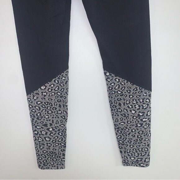 Beyond Yoga Leggings Size Small Black Leopard Back Me Up High Waisted 7/8 Length - Picture 7 of 10